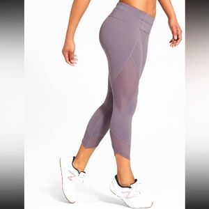 ATHLETA Aura Sonar capri size M‎ activewear yoga leggings Lululemon